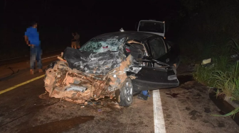 Motorista do caminhão não teve ferimentos. Ele foi levado à delegacia para prestar depoimento.