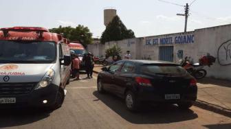 A vítima tem 16 anos e o autor 15 anos, ambos estudam no 9º ano. Ainda de acordo com informações apuradas, o agressor já estaria indo armado para a escola há alguns dias.