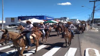 Grupo saiu de Colinas do Tocantins no dia 1º de junho e pousou em oito fazendas pelo caminho. Eles deve participar da Exposição Agropecuária a partir deste sábado.