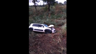 Acidente em rodovia estadual envolveu um Fiat Uno e um Hyundai HB20; uma das v&iacute;timas passou por cirurgia e passa bem