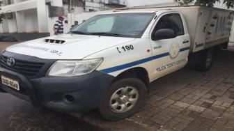 Os dois meninos estavam brincando com uma espingarda de pressão e acabou atingindo a cabeça do outro.