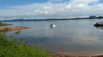 Não houve vítimas no acidente, o caminhão perdeu o freio após entrar na balsa.