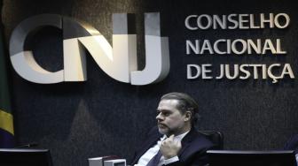 Glaucenir de Oliveira ficará dois anos afastado do cargo, mas continuará recebendo salário.