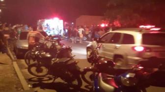 O crime aconteceu na Avenida Blumenau do setor Itaipu, quando a vítima foi surpreendida por um atirador que teria se aproximado em um carro e fugiu logo depois de efetuar os disparos.