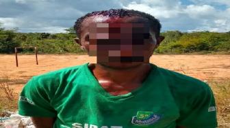 O homem foi resgatado pela Polícia Militar com ferimentos leves na cabeça e preso. Um idoso que teria comprado os objetos furtados também foi detido.