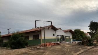 As obras estavam parada desde de junho deste ano. O hospital deveria ser reinaugurado em maio.