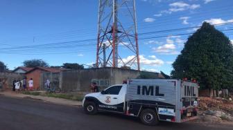 O homem caiu de uma altura de cerca de 30 metros no momento em que dava manutenção em uma torre de telecomunicação.