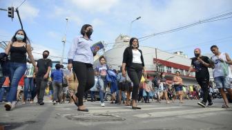 Houve reduções diárias no número de casos (4,8%) e de óbitos (3,6%).