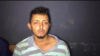 Edilson Pereira de Souza e um menor chegaram ao local em uma motocicleta e anunciaram o roubo. Polícia Militar foi chamada e conseguiu prender suspeitos dentro da clínica.