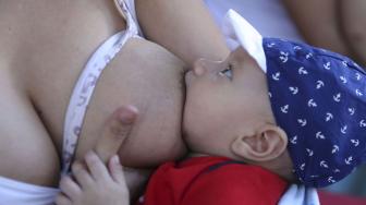 Amamentação pode ajudar a prevenir doenças em recém-nascidos.