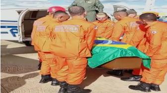 Gabriel José Pereira de Sousa, de 23 anos, morreu durante atividade no lago de Palmas. Jovem foi homenageado pelos alunos e superiores no aeroporto de Palmas.