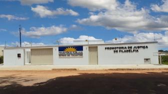 A Ação requer a indisponibilidade dos bens do ex-prefeito e da ex-secretária para garantir o pagamento de multa civil no valor de R$ 1.650.000,00.