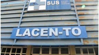 Paciente é homem de 42 anos que está em isolamento domiciliar. Ele não tem histórico de viagem e apresentou sintomas como febre, tosse, diarreia, calafrios, e dores na garganta, cabeça e estômago.
