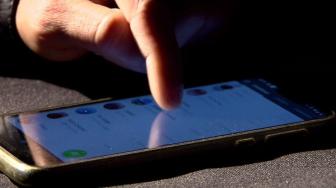 O grupo era especializado em invadir contas e pedir dinheiro se passando por amigos ou familiares das vítimas. Polícia Civil cumpriu 17 mandados de busca e 36 pessoas são investigadas.