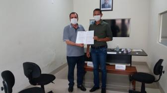 O pedido da camionete é para o uso dos profissionais da saúde em campanhas de vacinação, devido ao momento da pandemia do COVID-19