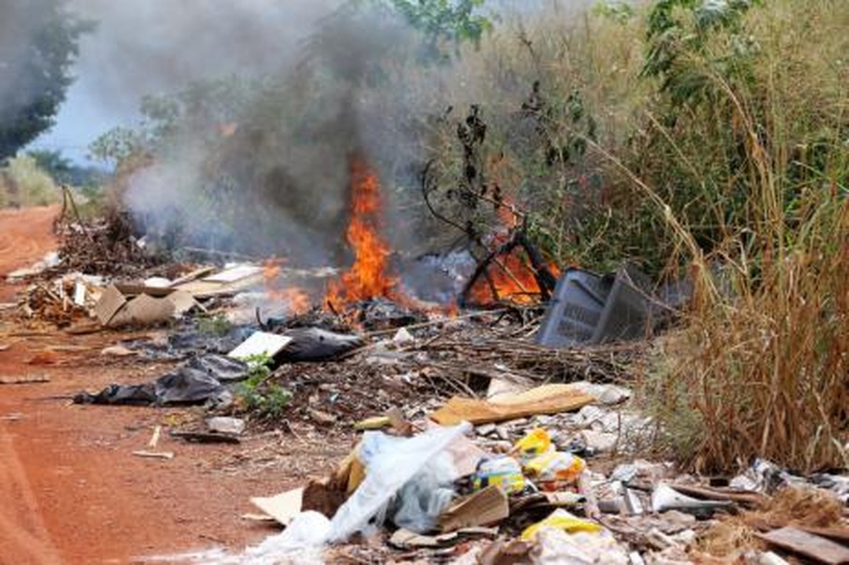 Araguaína aprova leis proibindo queimadas e uso de canudos plásticos