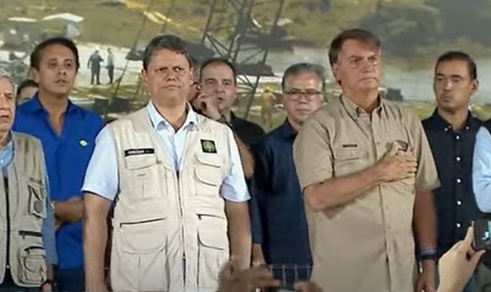 Bolsonaro visita obras ainda em andamento de aeroporto e ponte em Araguaína e Xambioá