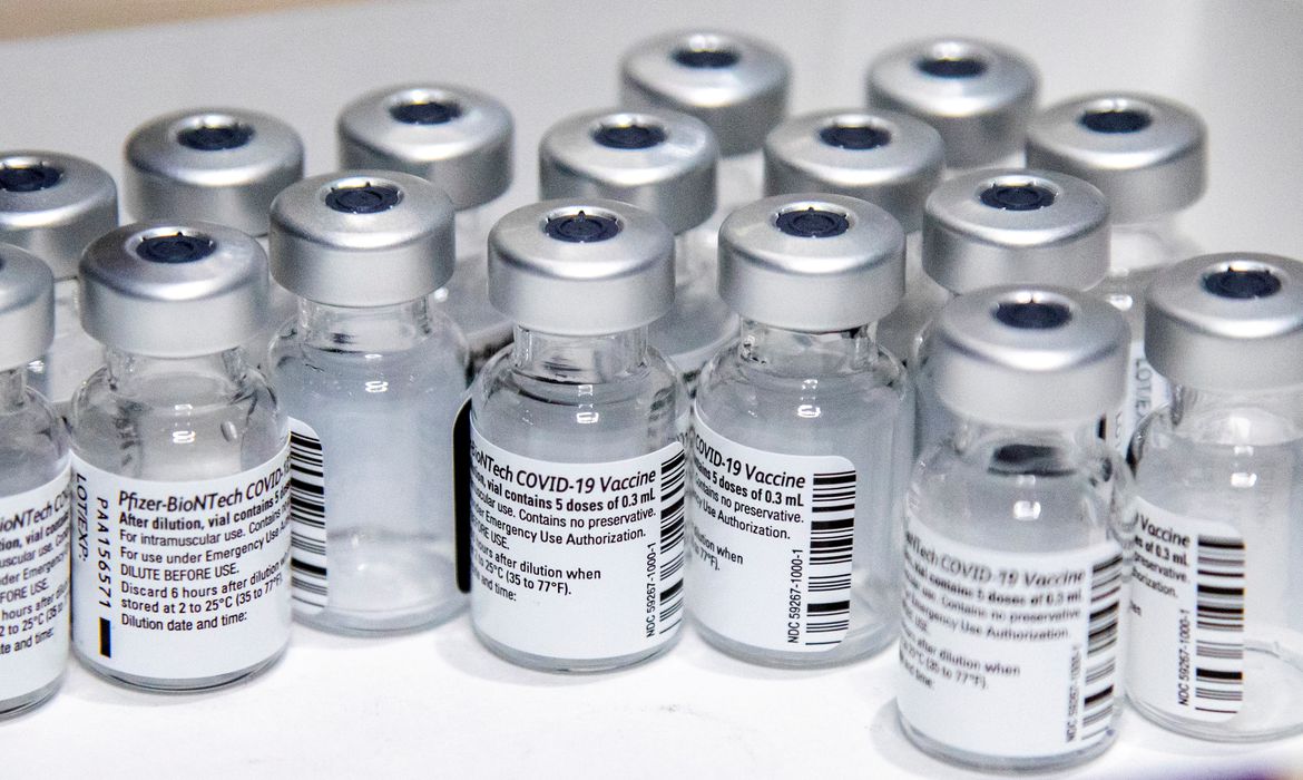Chega ao Brasil lote com mais de 1,5 milhão de vacinas da Pfizer