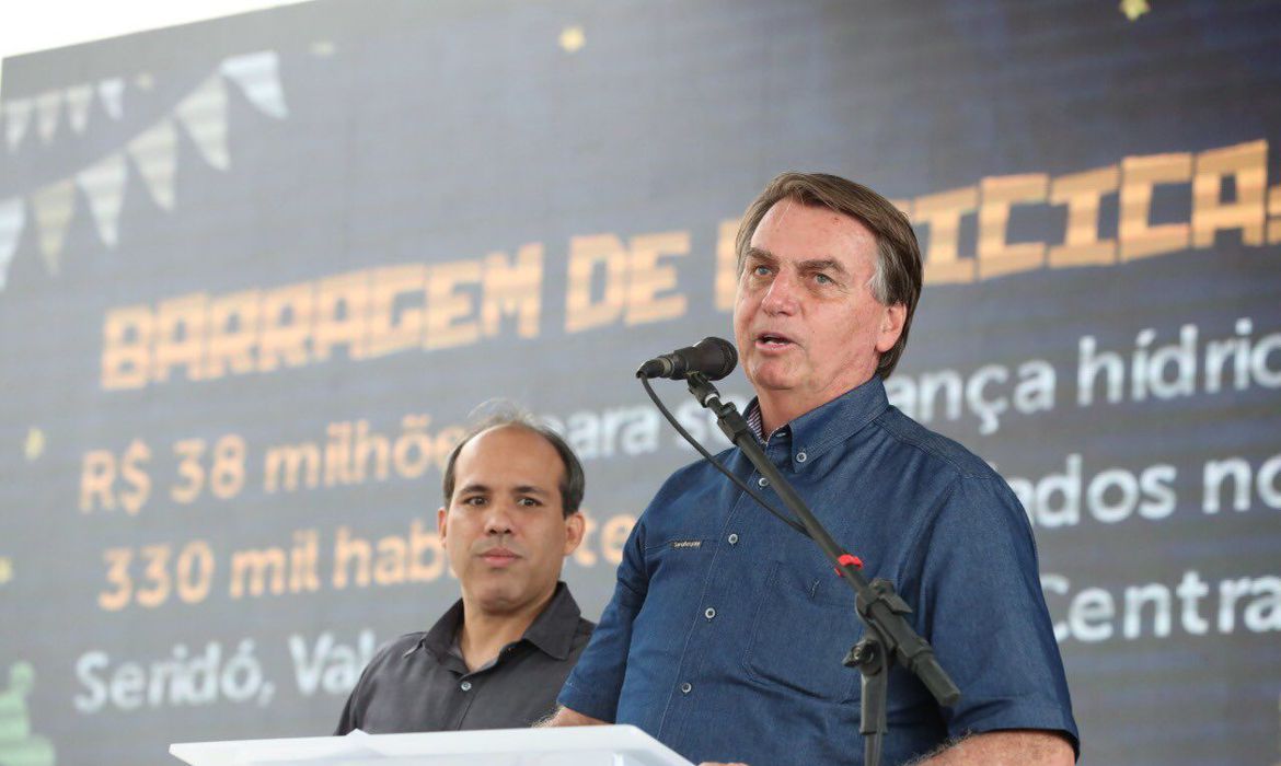 Com obstrução intestinal, Bolsonaro será levado para São Paulo