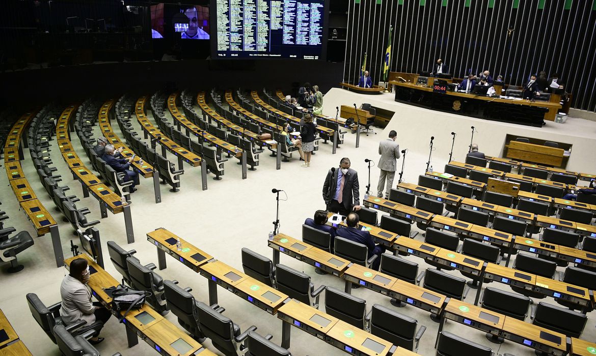 Congresso derruba veto de Bolsonaro e Fundo Eleitoral será de R$ 5,7 bilhões