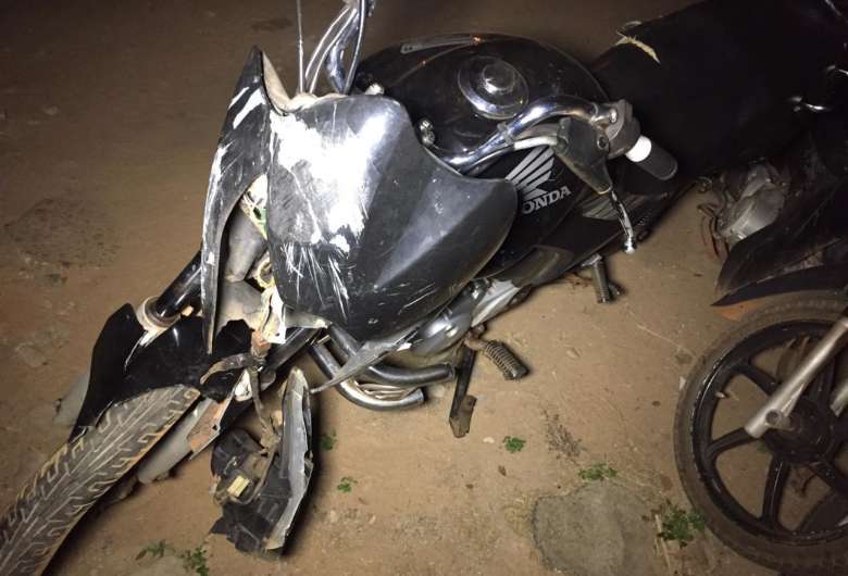 Ladrão sofre acidente com moto roubada e foge ferido