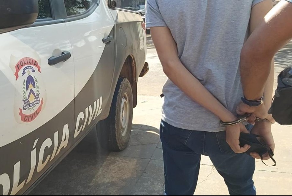 O suspeito de assaltar o motoboy foi preso em Araguaína. — Foto: Divulgação/Polícia Civil