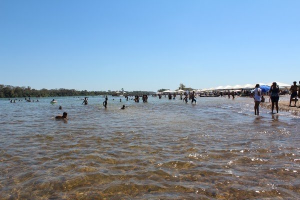 Praia da Tartaruga, em Peixe (TO), surge no meio do rio Tocantins — Foto: Andréa Reis/Arquivo Pessoal