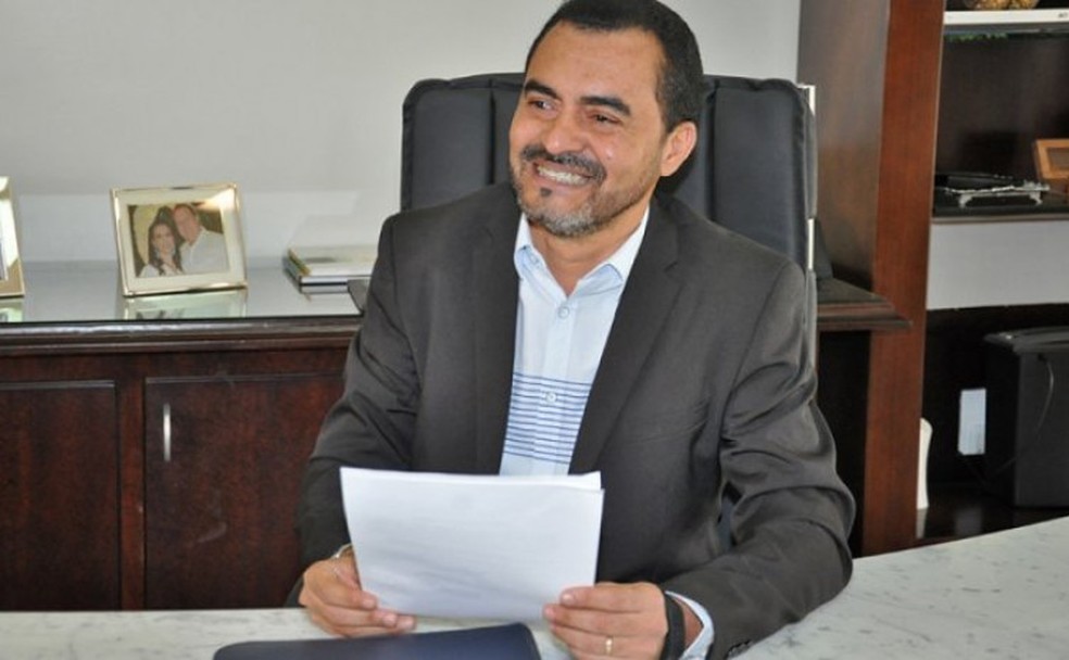 Vice assume após governador Mauro Carlesse ser afastado por seis meses